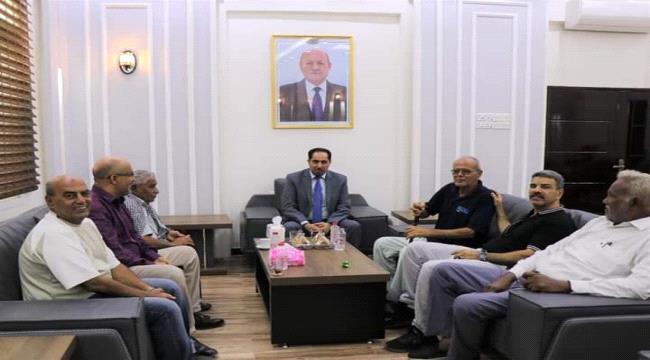 وزير الشباب والرياضة يلتقي المدرب الوطني السابق لكرة السلة عبداللاه امان 
