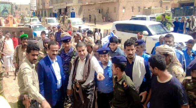 محافظ شبوة يطّلع على مشروع توسعة شارع درهم في مدينة عتق
