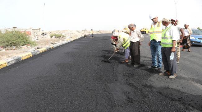 الفرق الفنية تواصل عمل الطبقة الإضافية لخط سوزوكي الرحاب في عدن