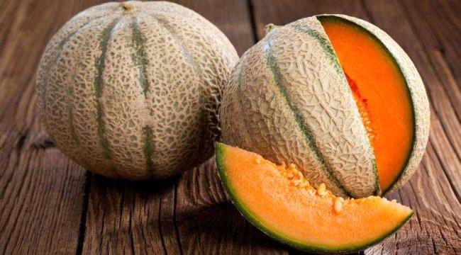 بيع ثمرتي شمام بـ 3 ملايين في اليابان