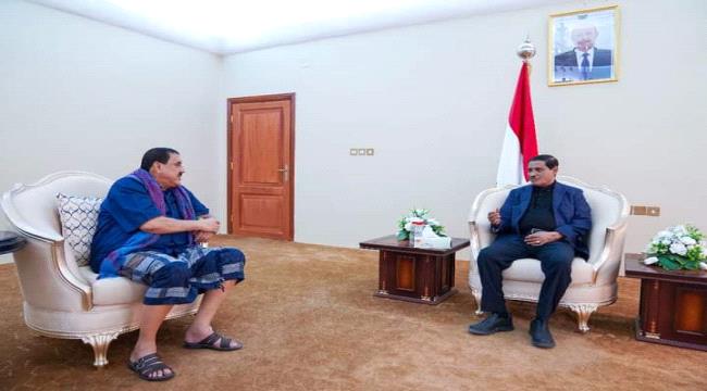 البحسني يلتقي مدير أمن عدن ويشدد على تسخير الأجهزة الأمنية كافة إمكانياتها لتحقيق الاستقرار