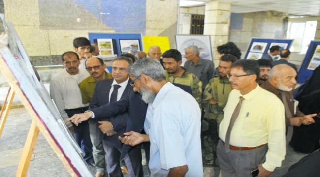 رئيس جامعة عدن يفتتح محاضرة ومعرض صور عن الحديقة الجيولوجية بكلية الآداب