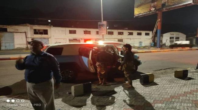 القبض على مخالفين لقرار منع تناول القات في شوارع المعلا