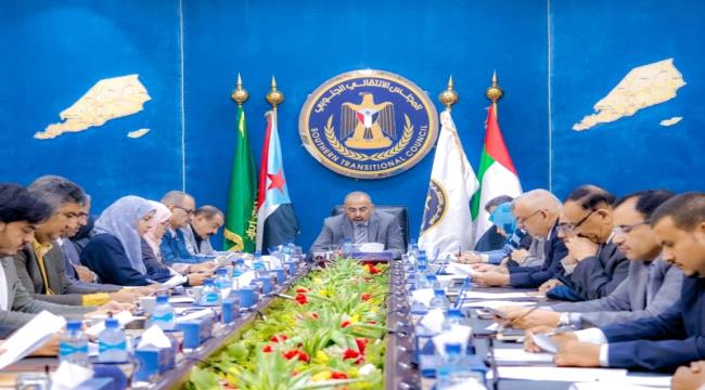 المجلس الانتقالي الجنوبي يضغط لإقالة معين عبدالملك وتعيين شخصية جنوبية