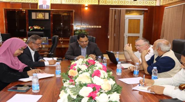 الوزير السقطري يبحث مع خبير منظمة الفاو تقييم خطط ودراسات المشاريع السمكية