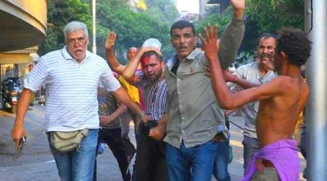 أول ظهور لفنان مصري مشهور بعد خروجه من السجن بسبب ثورة يناير 2011