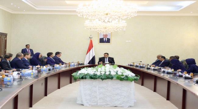 معين عبدالملك : الحكومة ستتعامل بحزم وردع مع جرائم مليشيا الحوثي
