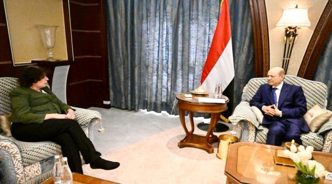 العليمي : تعزيز البنك المركزي اليمني بمبلغ 300 مليون دولار