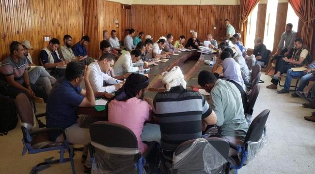 فتح مظاريف 3 مناقصات لتنفيذ مشاريع بقطاعات الصحة والتربية والطرق في البريقة