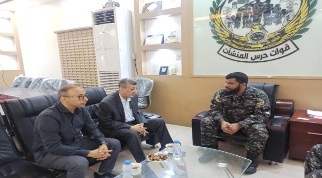 بن عفيف وباعبيد يناقشان التعاون بين قوات حرس المنشآت والغرفة التجارية بعدن