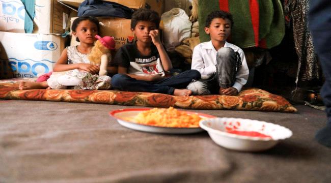 مشاهد تتكرر في الملايين من بيوت اليمن.. مطابخ فارغة وبطون خاوية
