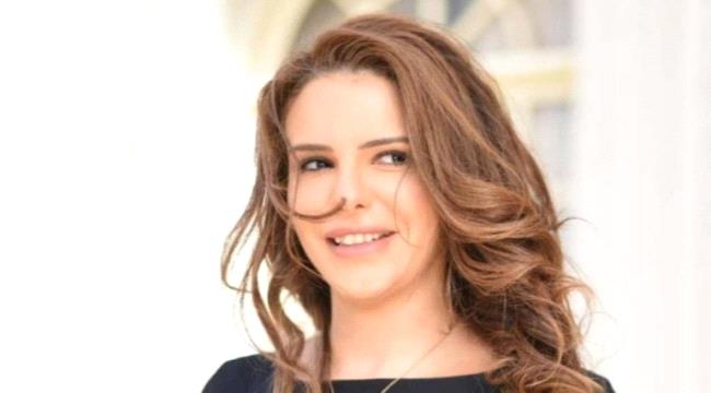 دنيا عبد العزيز تثير الجدل برسالة غامضة وتحذفها بعد دقائق