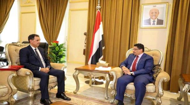 وزير الخارجية يلتقي القائم بأعمال السفير المغربي لدى بلادنا