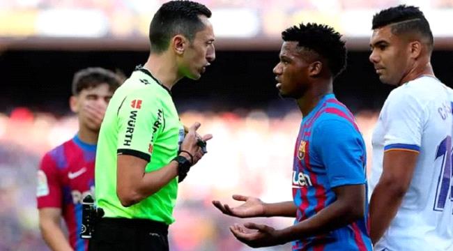 من هو حكم كلاسيكو ريال مدريد وبرشلونة؟