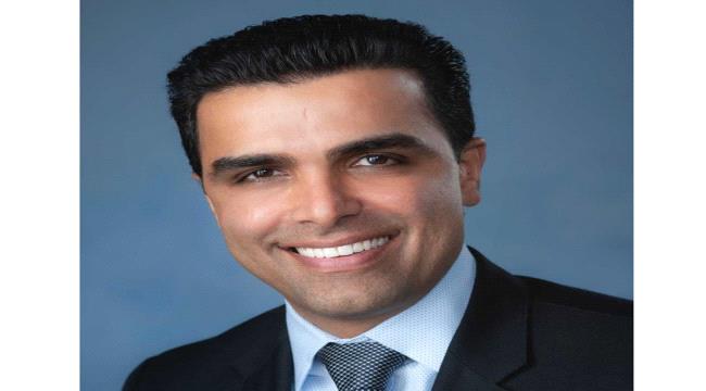 طبيب إماراتي يعيد الأمل للمصابين بالشلل
