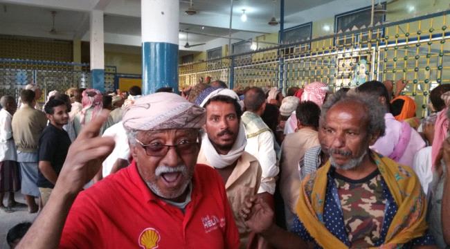 معاناة أفراد الجيش.. في ظل الاستقطاعات التي تطال مرتباتهم