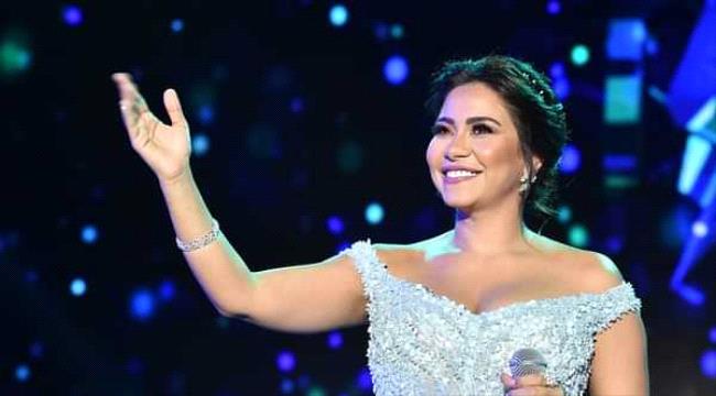 محامي شيرين يتنازل عن البلاغ المقدم ضد شقيقها
