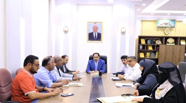 وزير الشباب والرياضة يوجه بسرعة إنجاز ملعب معاوية بلحج