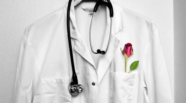 سيدة تتنكر في هيئة طبيب وتخطف طفلاً رضيعاً
