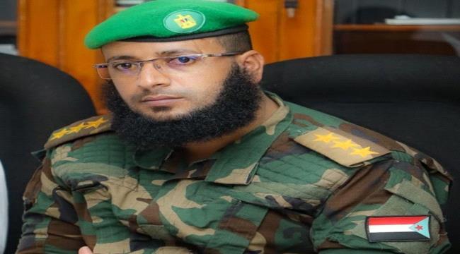 القائد كمال الحالمي يعزي مدير عام مطار عدن الدولي بوفاة والده