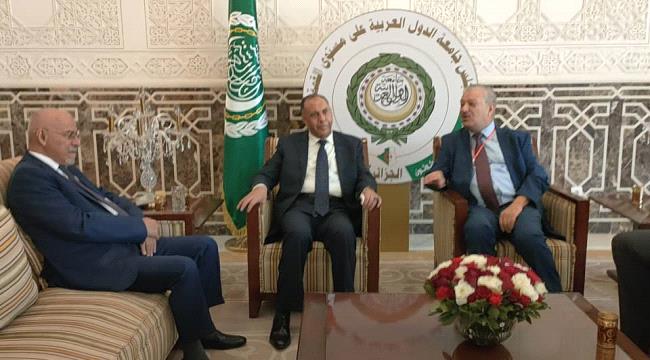 وزير الصناعة اليمني يجري لقاء جديد في الجزائر