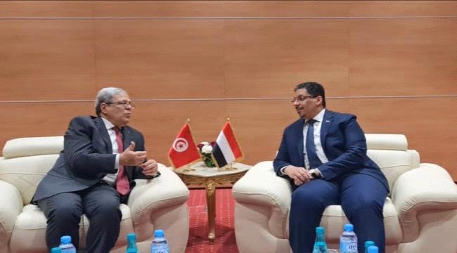 بن مبارك  يلتقي وزير الخارجية التونسي على هامش «تحضيري» قمة الجزائر 