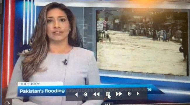فيديو.. مذيعة تبتلع حشرة أثناء قراءة الأخبار على الهواء