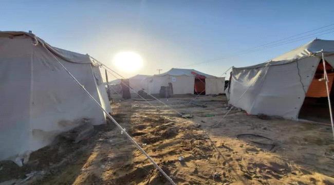 أمن الإخوان في مأرب اليمنية يعتدي على قاضٍ نازح بمخيم الجفينة