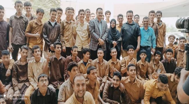 المعلمون في بلدنا ليسوا حالة شاذة