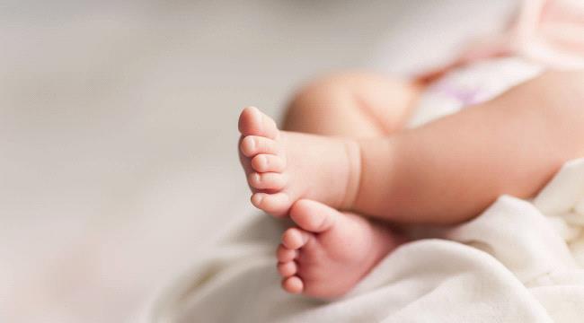 سيدة تنجب طفلة بعد عقم لمدة 13 عاماً في السعودية