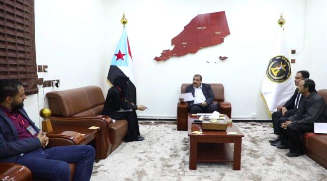 اللواء بن بريك يلتقي مدير مؤسسة البرنس للتوعية والتنمية الإنسانية