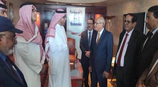 بحضور العلواني.. اجتماع لقيادة الخطوط الجوية اليمنية في القاهرة