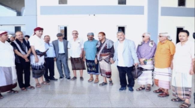 فريق الحوار الجنوبي يستقبل رئيس تاج الجنوب العربي «الخضر الجعري» في مطار عدن