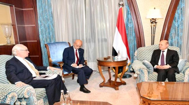 العليمي يستقبل المبعوث الاميركي للبحث في المستجدات اليمنية وفرص احلال السلام