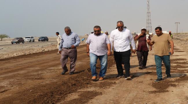 الماس يتفقد سير العمل بخط العلم دوفس في أبين