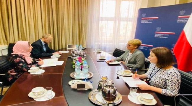 السفيرة ميرفت مجلي تبحث مع الخارجية البولندية مستجدات الاوضاع في اليمن