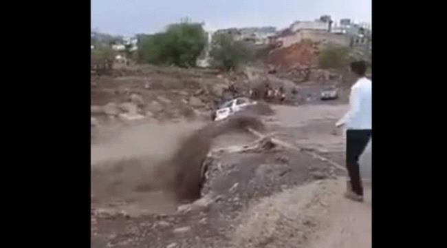 لحظات جنونية..تهور سائق يودي بحياة شقيقته و3 أطفال (فيديو)