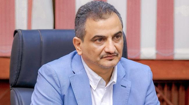 محافظ عدن يوجّه بتكثيف الجهود لإزالة مخلفات الأمطار التي شهدتها المحافظة