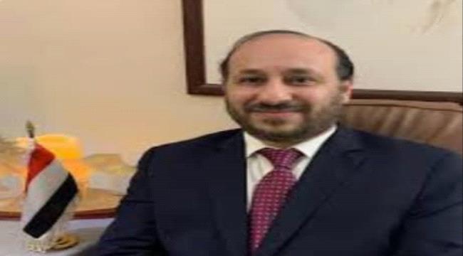 مدير شركة المحضار يهنئ "نجيب العوج" بنجاح العملية الجراحية