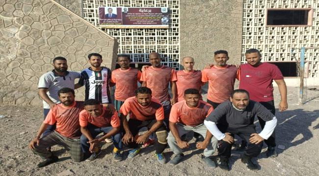 العيدروسي يبلغ نهائي بطولة نجوم الزمن الجميل