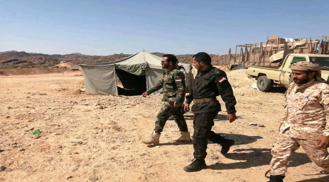 المرفدي يتفقد المواقع القتالية في مديرية المحفد 