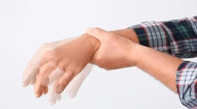 أسباب ارتعاش اليدين