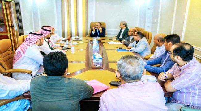 الوزير حُميد يترأس اجتماع  لمناقشة المراحل المتبقية من إعادة تأهيل مطار عدن الدولي 