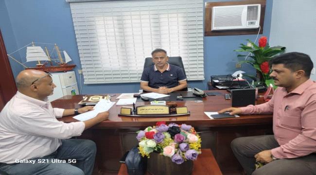 الجاوي يلزم جميع المطاعم في المعلا بعمل فحوصات صحية