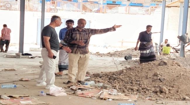 الجاوي يطلع على سير اعمال التأهيل والترميمات لثانوية مأرب في المعلا