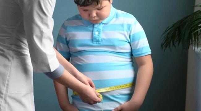 السمنة لدى الأطفال.. عواقب خطيرة تنتهي بمرض نفسي