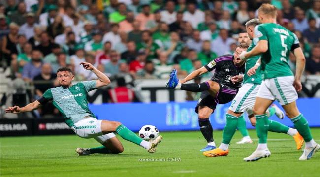 بايرن ميونخ يدشن الدوري الألماني بفوز عريض على بريمن