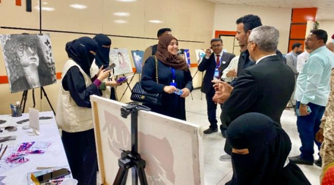 أكاديمة ملتقى الفن تشارك في معرض "الإنسانية في صورة"