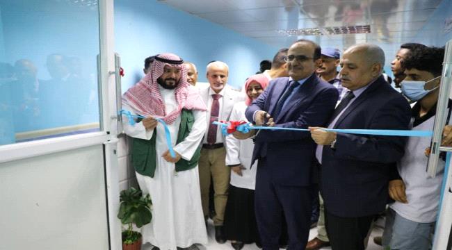الوزير "بحيبح" يفتتح قسمي الطوارئ والأطفال في مستشفى الصداقة