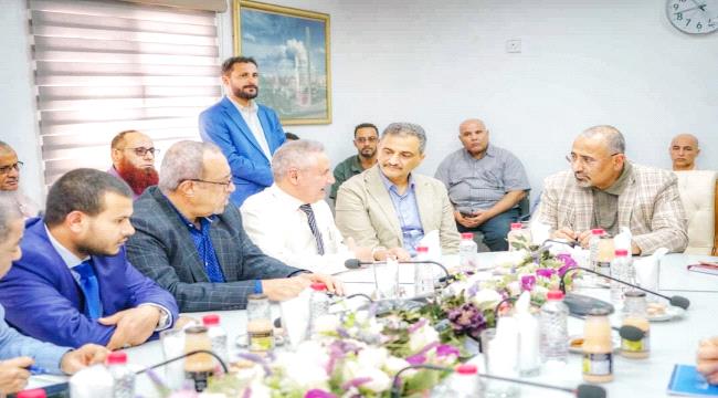 الزُبيدي  يشدد على سرعة عودة مصافي عدن  للعمل 